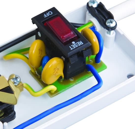 Produžni kabel 5U 5m sa linijsko prenaponskom zaštitom 5